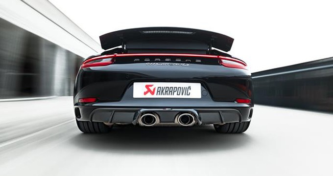 L’ultima realizzazione Akrapovič per un’icona Porsche